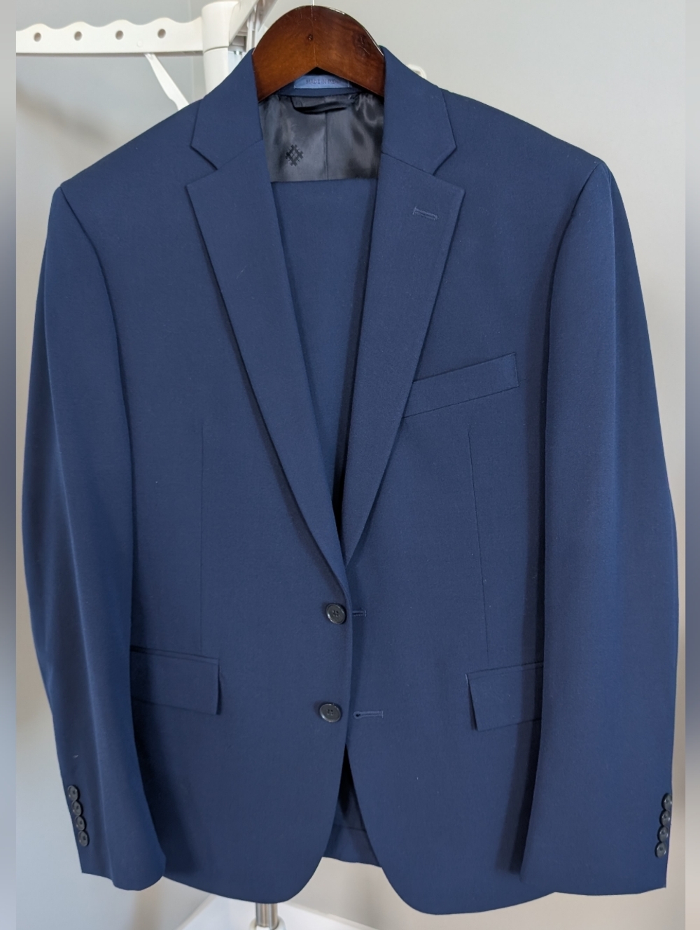 Ryan Seacrest Distinction Navy Classic Two-Button Suit with Pants, Slim Fit